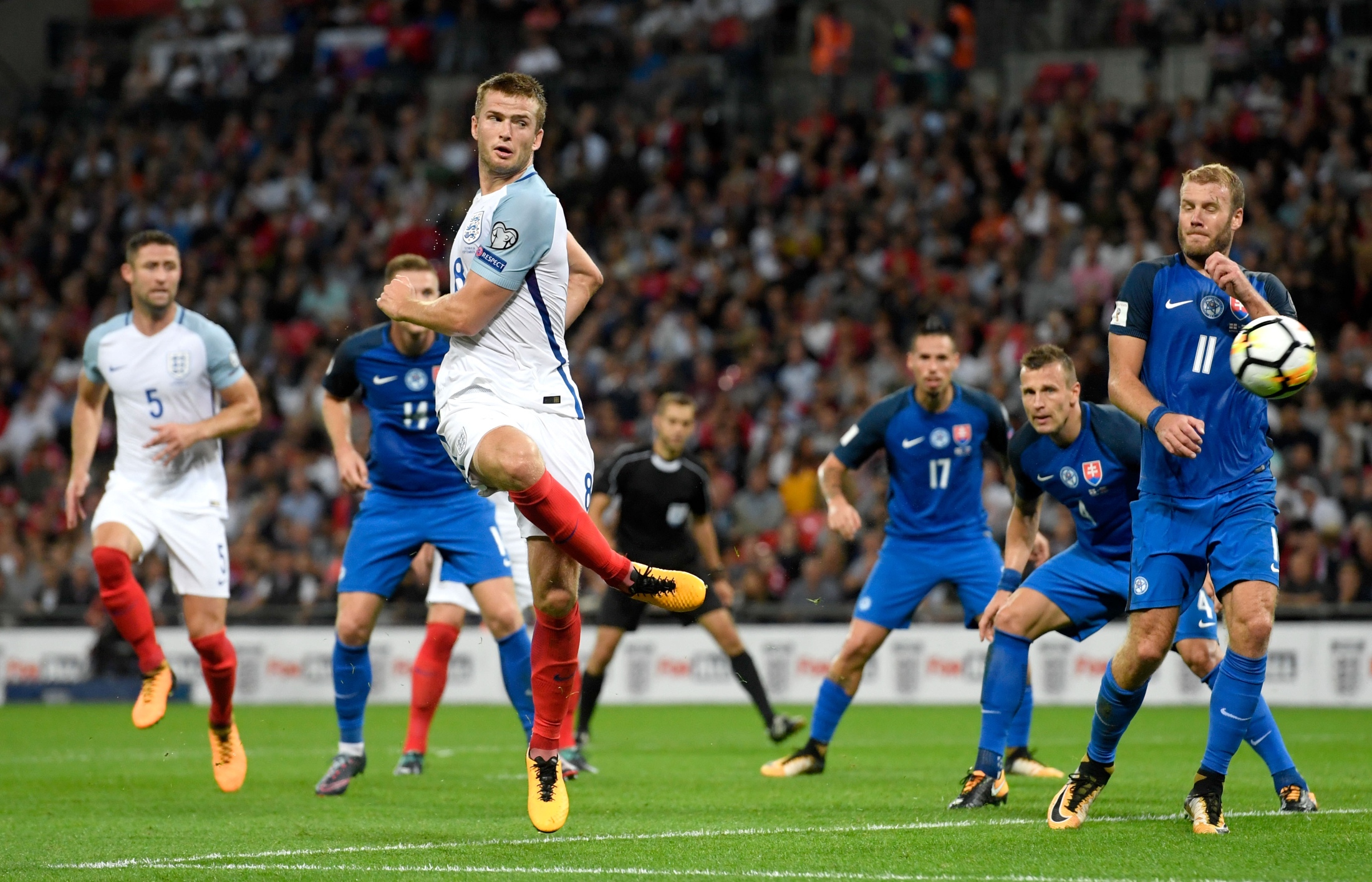 意甲局势骤变！大黑马罗马挺进前三仅差国米3分，五强激烈争冠战开启