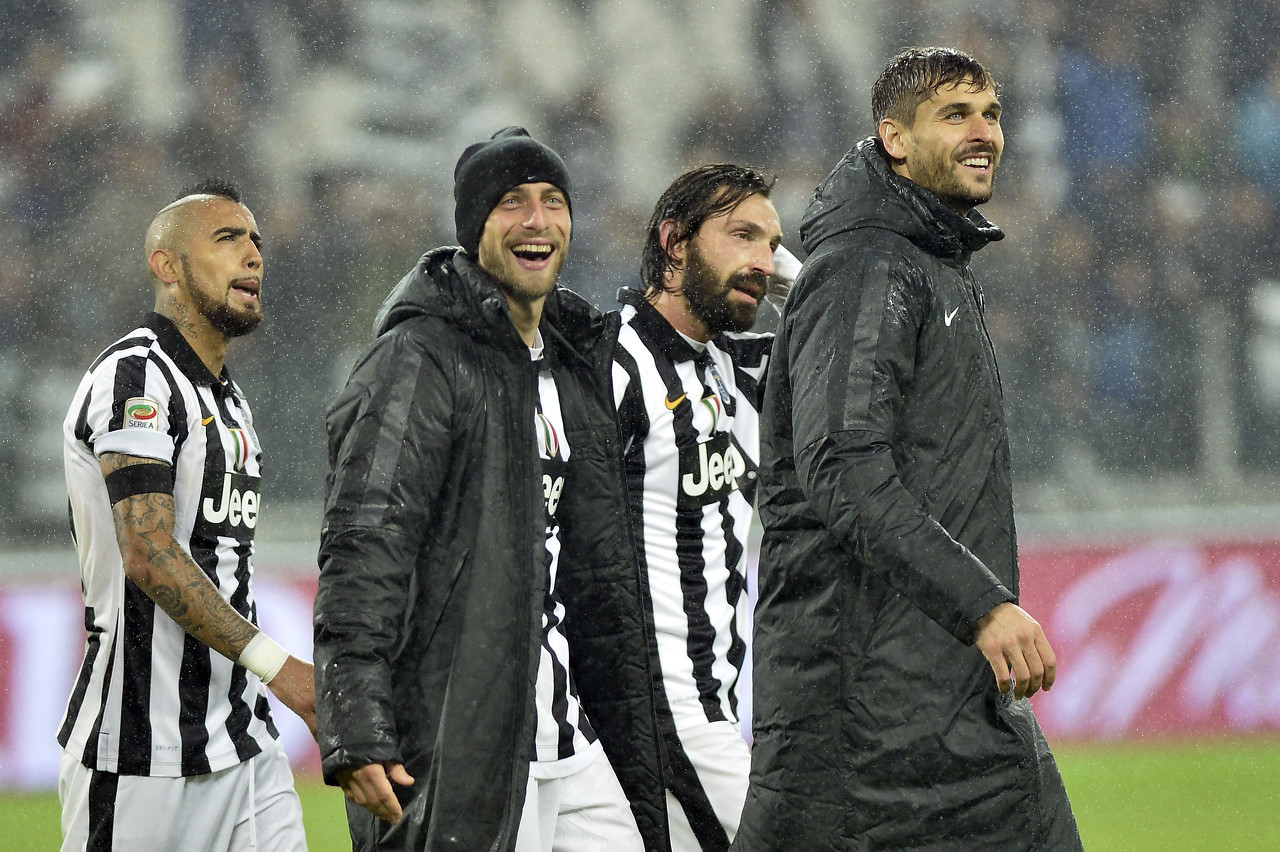 89岁天际老奶奶现身B社《上古5》官方X 报平安庆圣诞