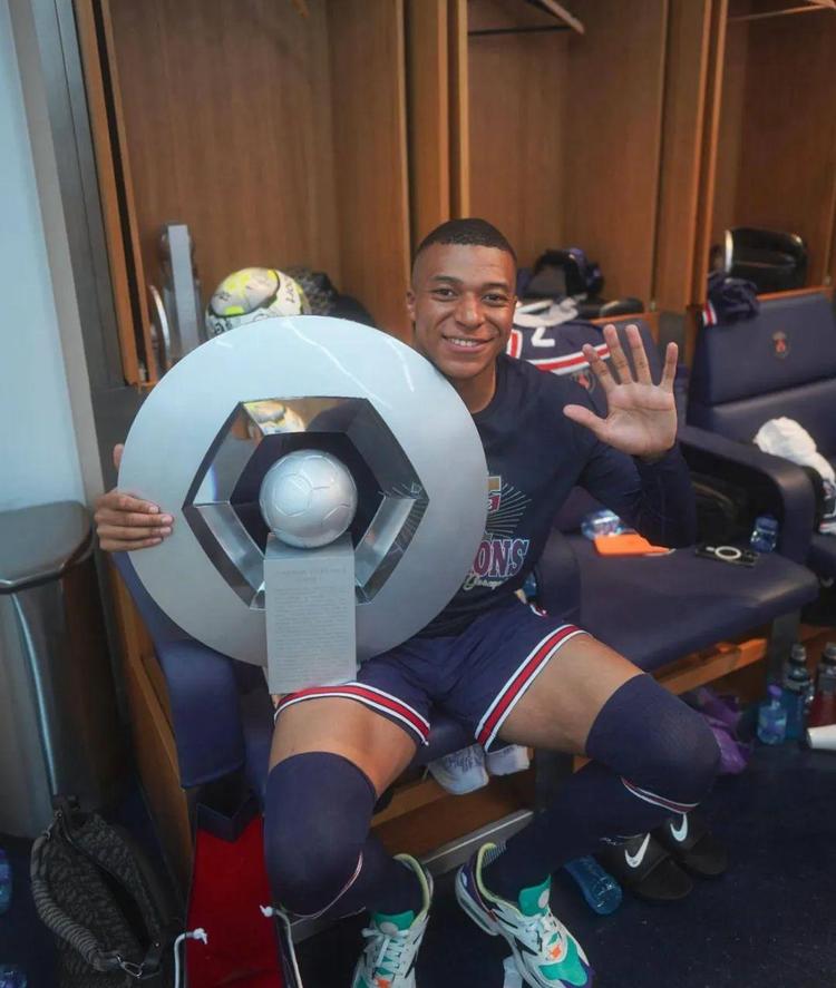 LPL韩援公开道歉，AL解释其中原因，预测LCK夺冠，引起观众反感